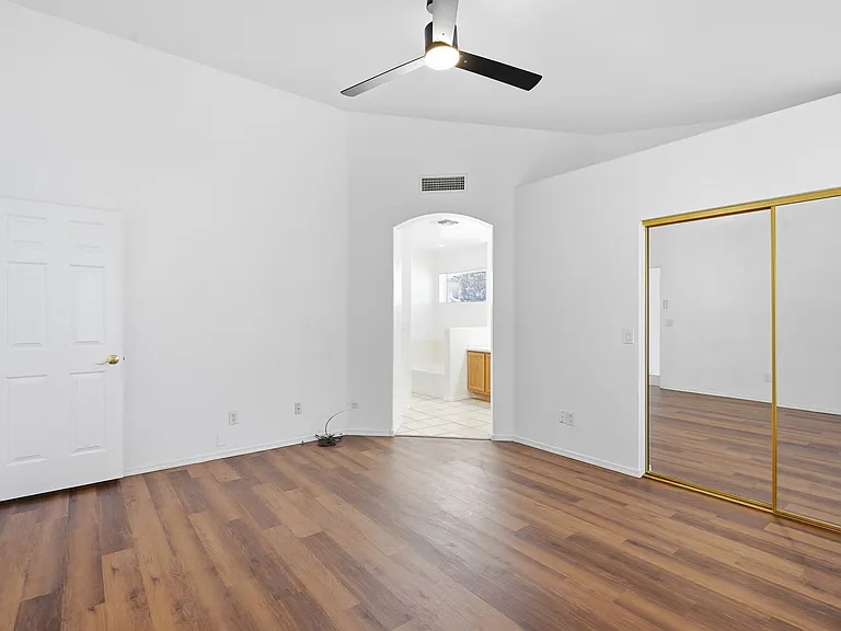 1302 E Michelle Dr — Photo 18