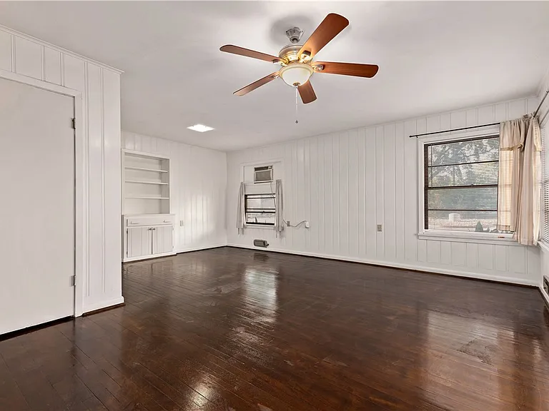 206 George Bush Dr E — Photo 5