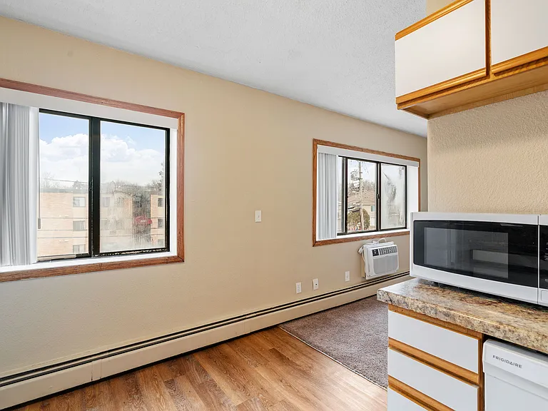 Clark Place Apartments & Townhomes — Photo 15