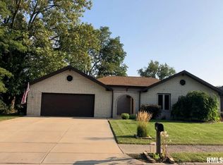 2106 Highwood Ave, Pekin, IL