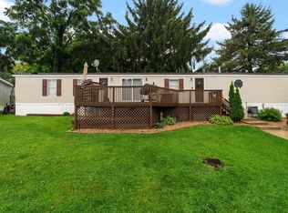 62 Apple Hill Dr, Blue Mounds, WI 53517