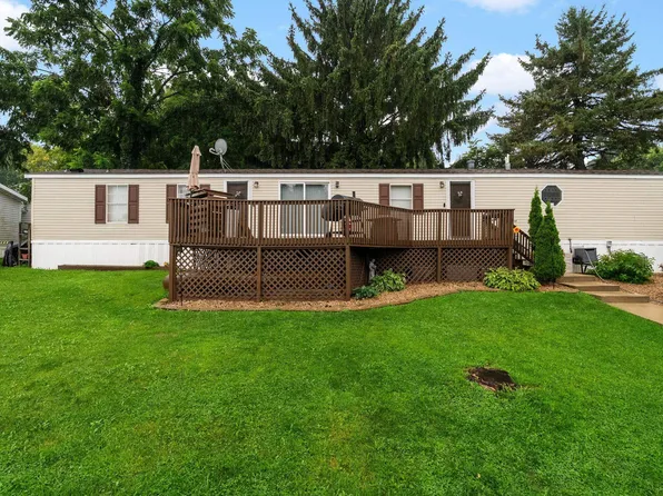62 Apple Hill Dr, Blue Mounds, WI 53517