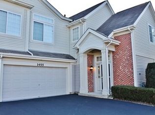 1455 N Waterbury Cir, Palatine, IL 60074