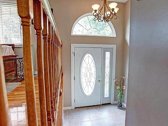 3rd image of 2329 Glenheath Dr