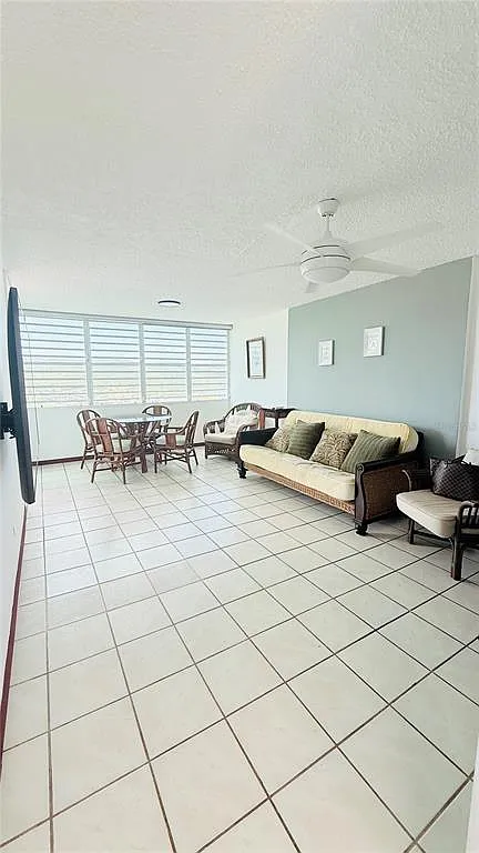 1 bed, 1.0 bath, $1,300 — Photo 3
