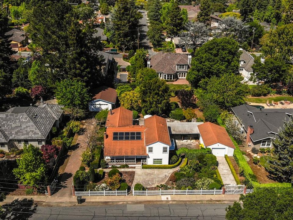 1st image of 105 Alvarado Ave