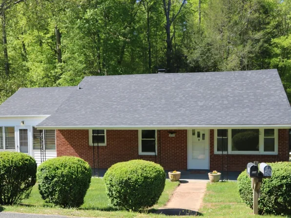 233 Mays St, Madison Heights, VA 24572