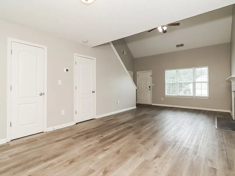 100 Saint Ann Cir — Photo 7
