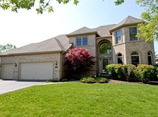 620 Kendridge Ct, Aurora, IL 60502