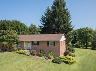 1011 Ridgemont Dr, Staunton, VA 24401