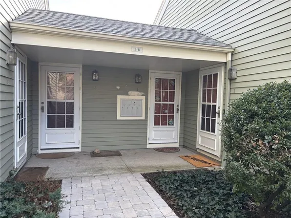 230 S Main St APT 4, Providence, RI 02903