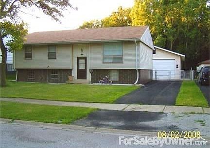 1st image of 107 E Maple Dr