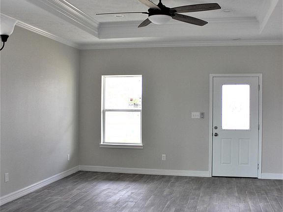 3rd image of 1695 Roberts St