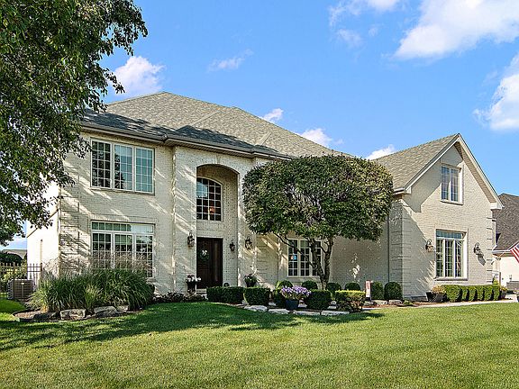 3rd image of 10908 Royal Glen Dr