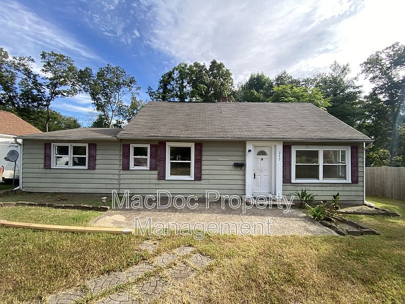 1st image of 217 Hillcrest Dr