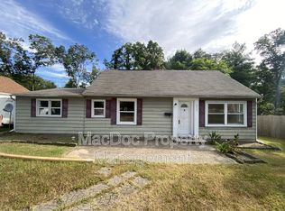 217 Hillcrest Dr, Fredericksburg, VA 22401