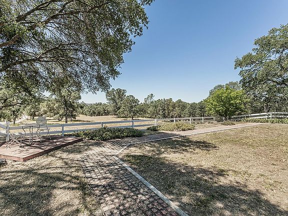 3rd image of 35477 Qualls Prather Rd