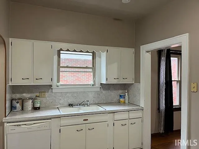 210 S Weinbach Ave — Photo 5