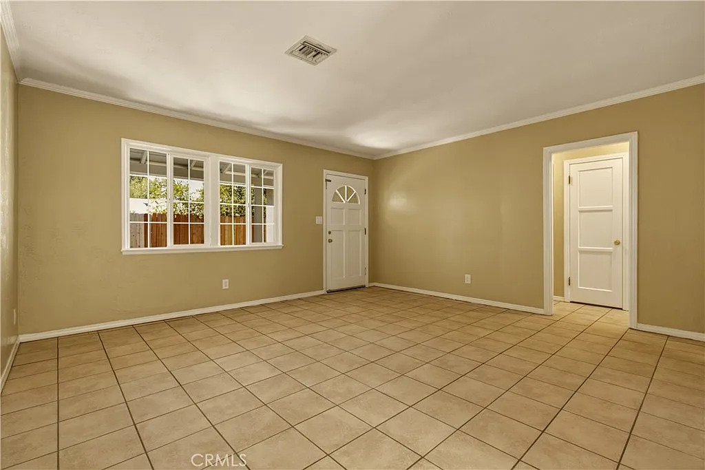 3 bed, 1141 sqft, $2,795 — Photo 4