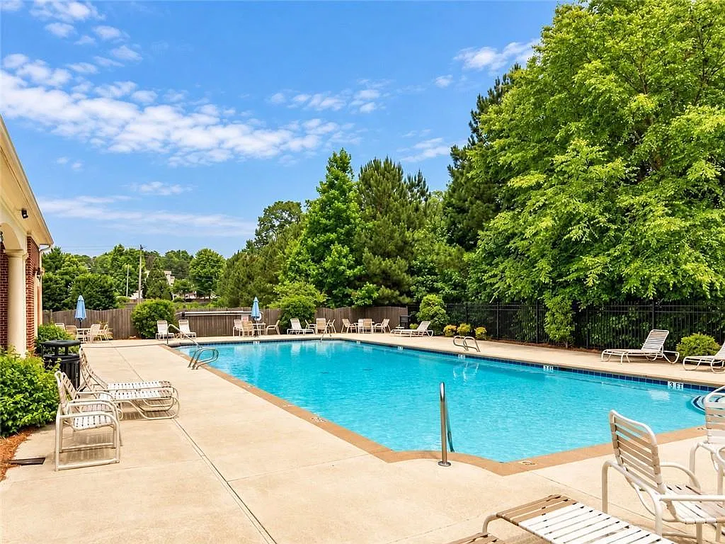 2 bed, 2.5 bath, 1408 sqft, $1,850 — Photo 3