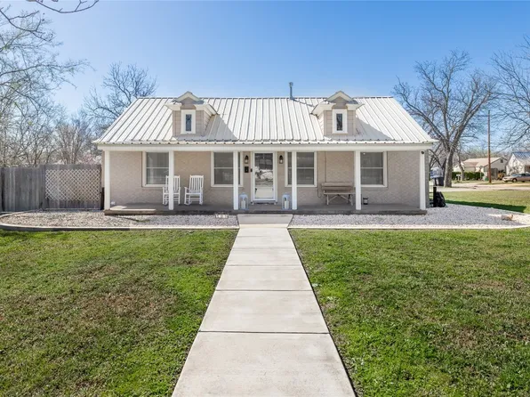 507 W 15th St, Brady, TX 76825