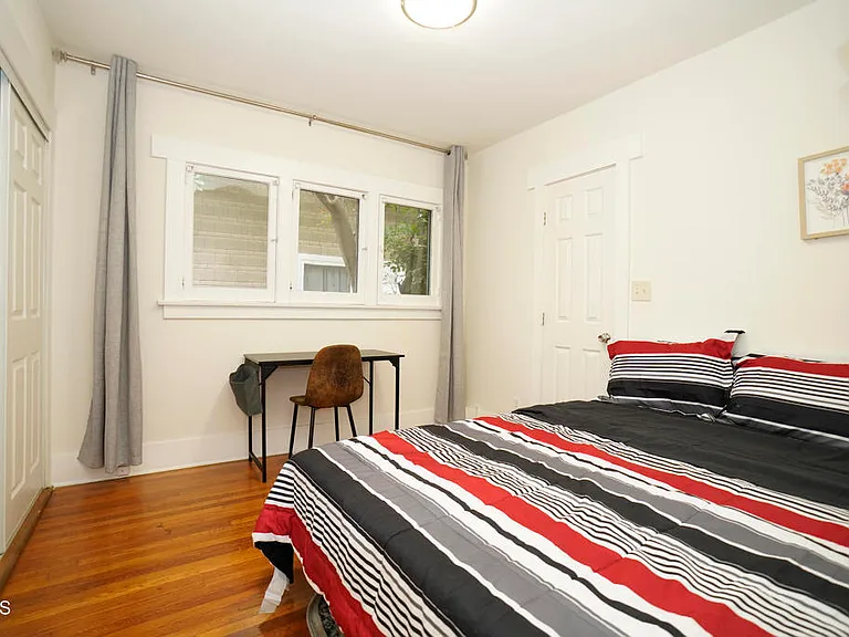 45 N Meridith Ave — Photo 14