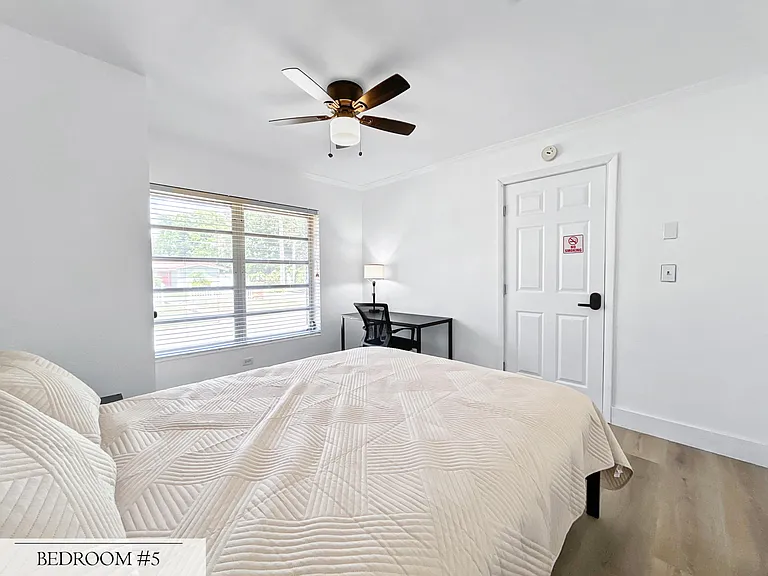 Oleander Dr SE — Photo 2