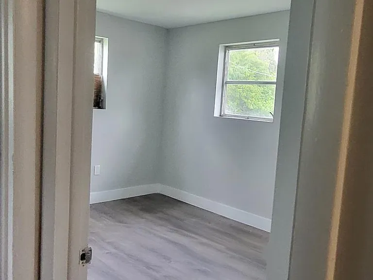 2221 NW 59th St — Photo 10