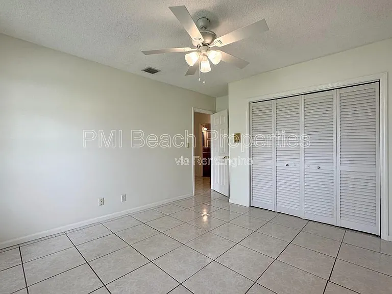 1292 Essex Dr — Photo 17