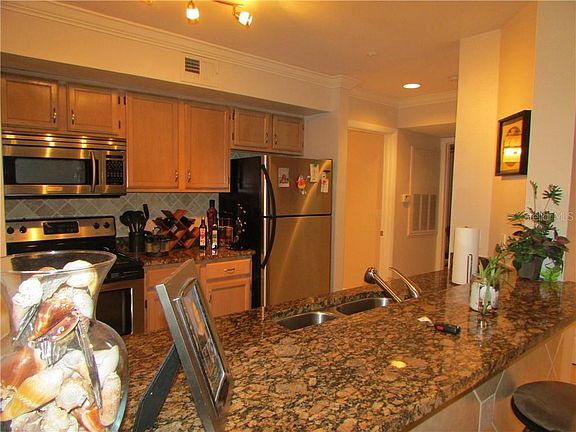 4th image of 470 S Pin Oak 108 Pl