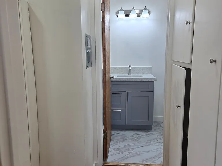 2507 Obama Blvd #4 — Photo 15