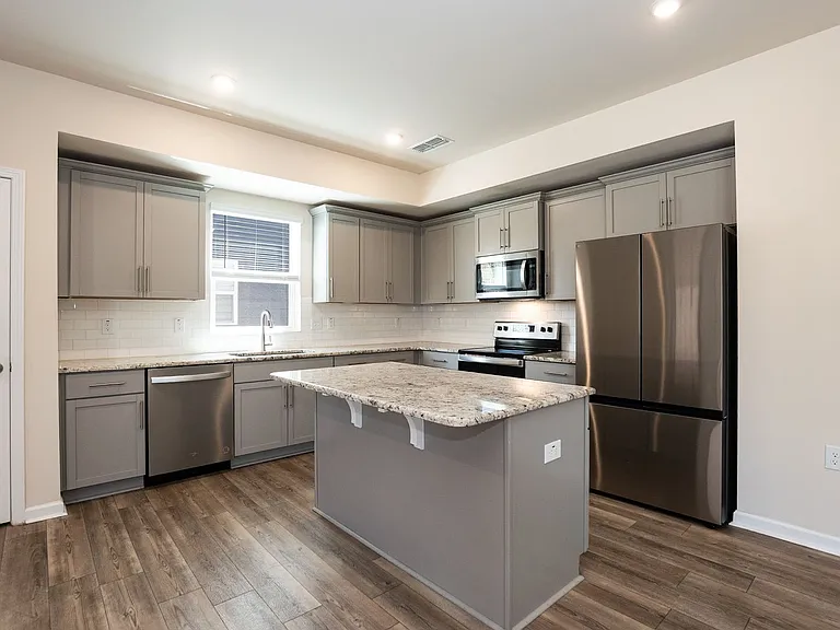 1517 Rhodes Pond St — Photo 15