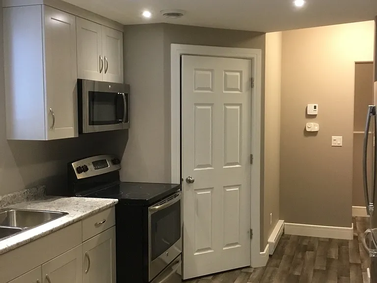 1315 Pohorecky Cres — Photo 10