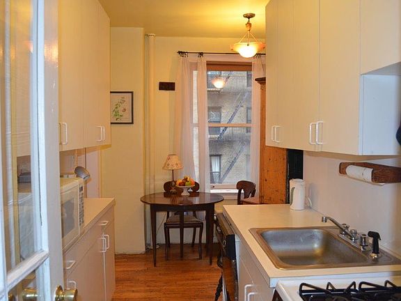 3rd image of 150 E 93rd St APT 2F