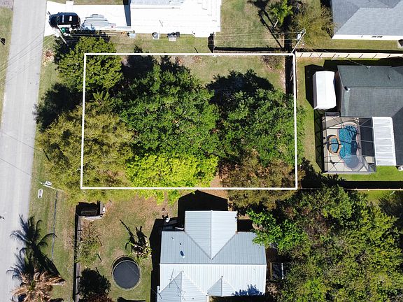 5th image of 2686 SW Opechee Avenue