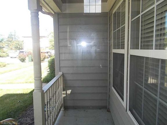 3rd image of 136 White Cedar Ln