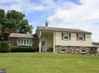 377 Jefferson Dr, Southampton, PA 18966