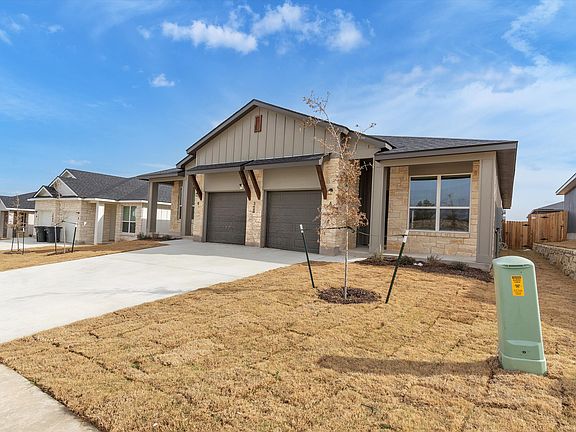 4th image of 3902 American Elm Dr #A