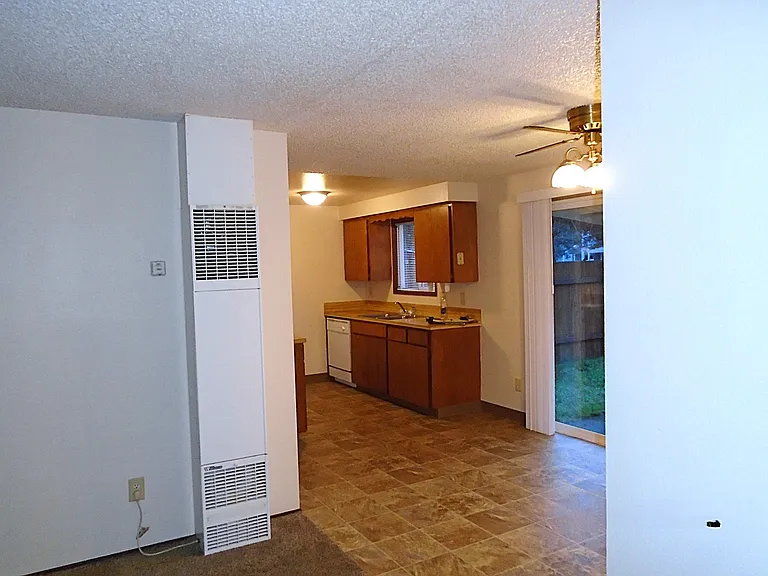 1015 SE 3rd Ave — Photo 8
