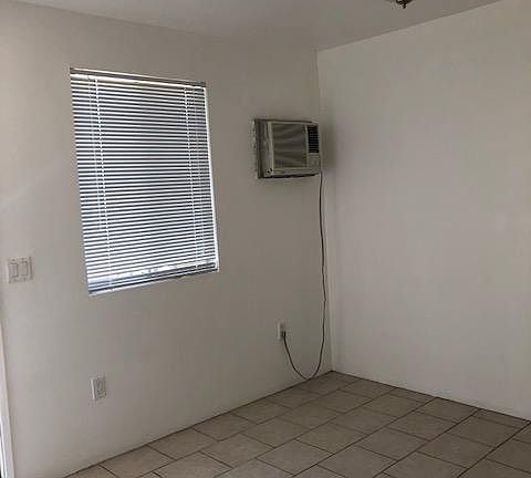 4th image of 5137 Tyler Ave