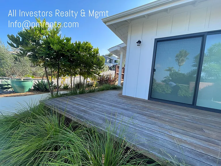 2425 Dunstan St — Photo 24