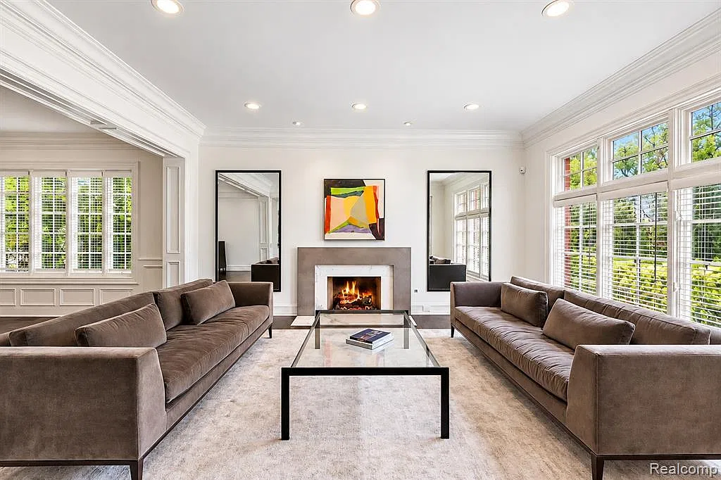 6 bed, 8.0 bath, 8212 sqft, $25,000 — Photo 4