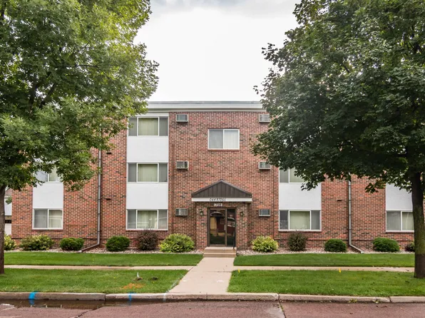 Oakridge Apartments, 708 S Prairie Ave #15, Sioux Falls, SD 57104