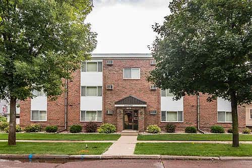 708 S Prairie Ave Photo 1