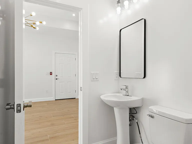 153 New York Ave — Photo 13