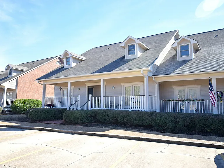 Northpointe Village Apartments — Photo 6
