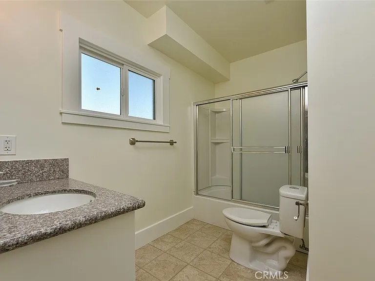 470 W Center St — Photo 12