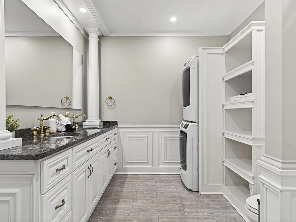 6 Jefferson Way