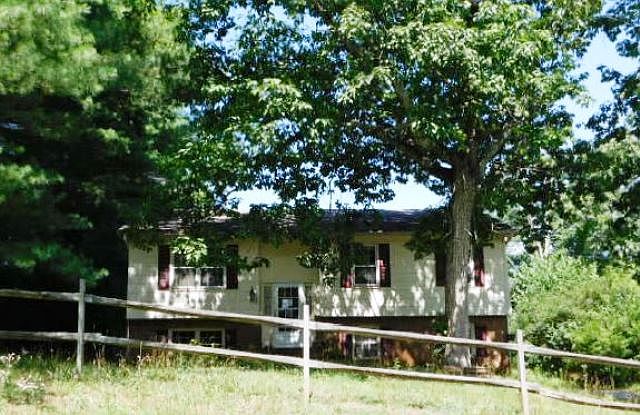 1st image of 1225 Village Cir