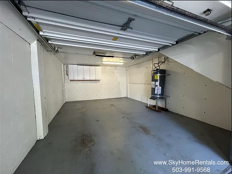 2180 Maplewood Dr S — Photo 17